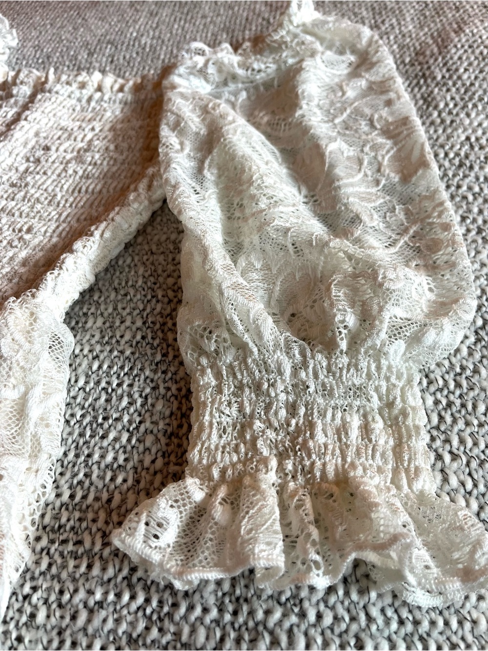 Baltic Born Tate Smocked Lace White and Cream Dress Women’s Size S - Picture 4 of 9